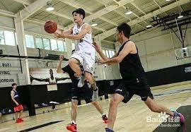 曼联更衣室分裂！12人不满高层+声援阿莫林 4000万红星嘲讽惹众怒