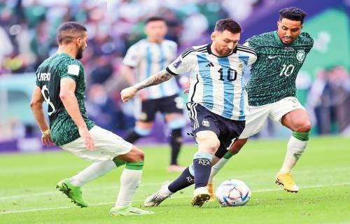 横滨东克树展王牌风范 连3年夺双位数胜投｜日职